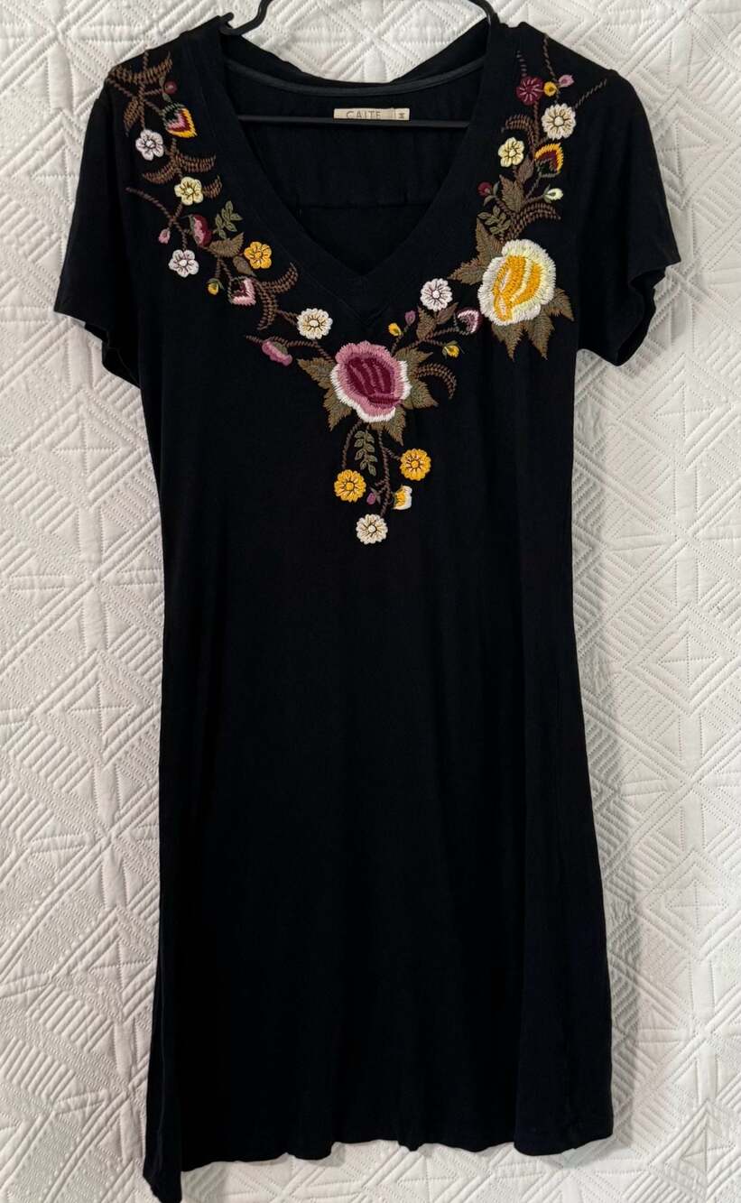 CAITE Women's Black Short Sleeve Floral Embroidered Dress Size M